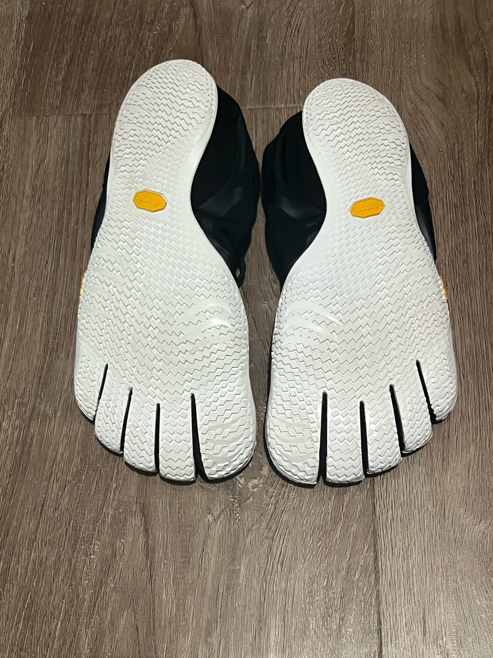Vibram KSO EVO Five Fingers Men’s Size 8.5 - 9 Black/White 42 EU - Picture 2 of 5